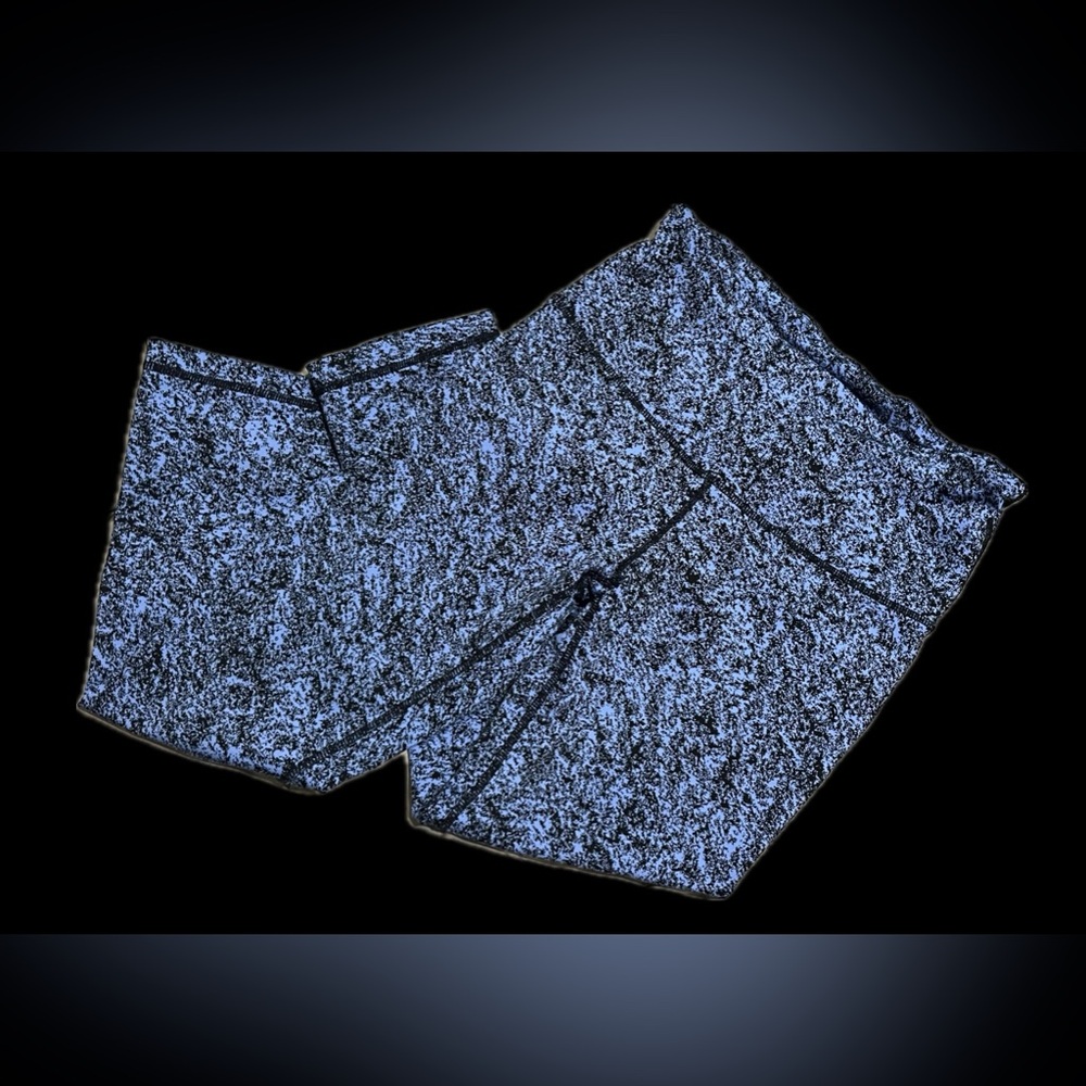 Kirkland Signature Women’s Small Blue and Black Capri Leggings